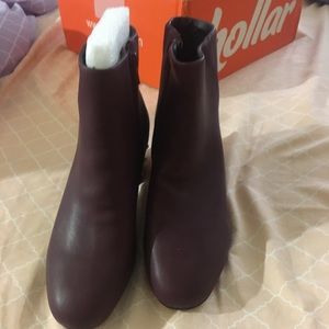 Comfortview burgundy leather boots 7 1/2 ww